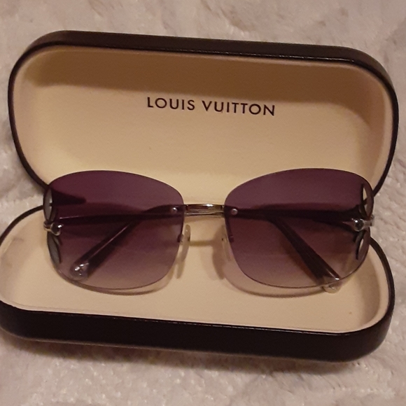 Cleaning closet - Picture 3 of 4